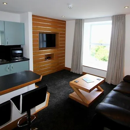 The Oceanic Luxury Hotel