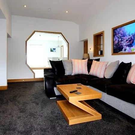 The Oceanic Luxury 4* Falmouth