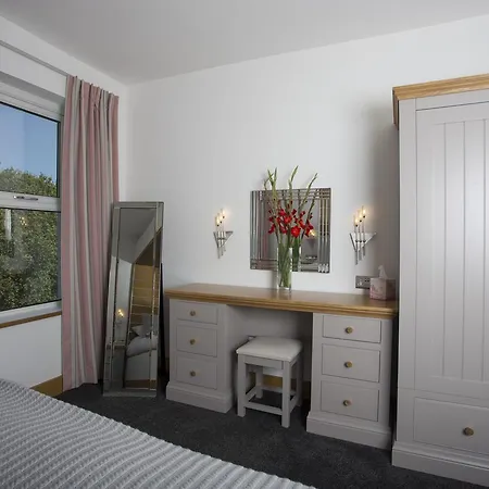 The Oceanic Luxury 4* Falmouth