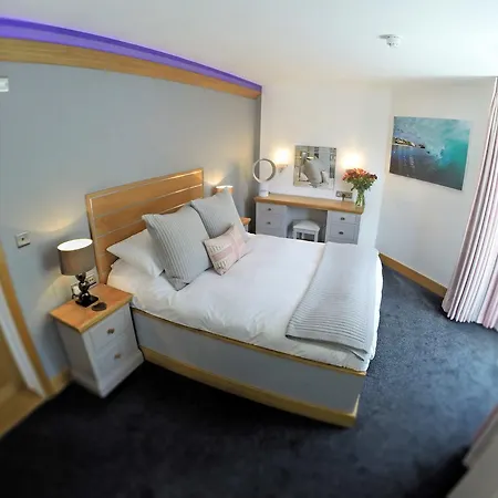 The Oceanic Luxury Hotel 4*