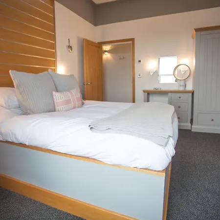 The Oceanic Luxury Falmouth
